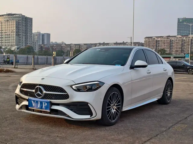 Фотография автомобиля — Mercedes-Benz C-Class