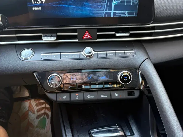 Hyundai Elantra — Фото автомобиля 13