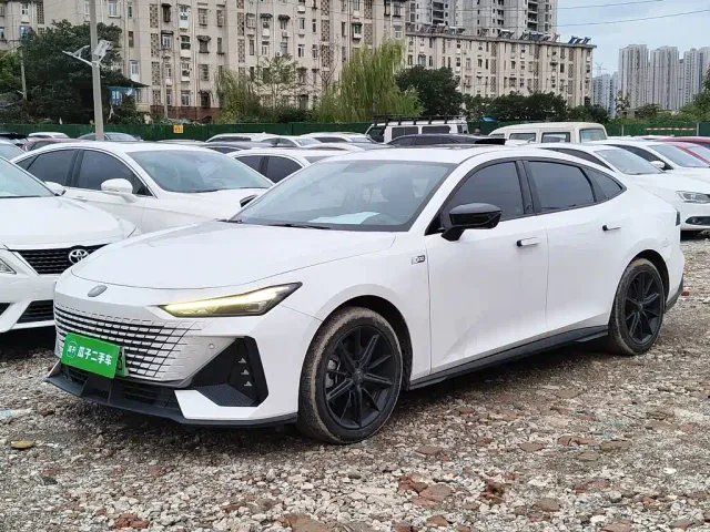Фотография автомобиля — Changan UNI-V