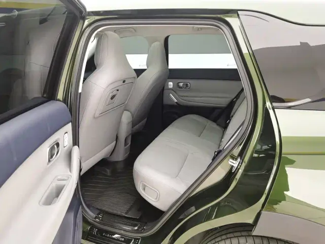 Leapmotor A10 — Фото автомобиля 11
