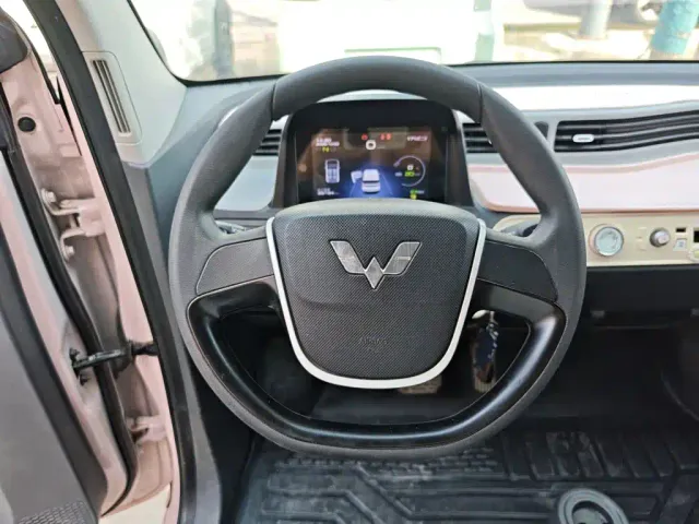 Wuling Hongguang Mini EV — Фото автомобиля 10