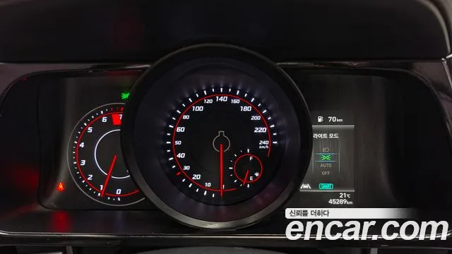 Hyundai Avante CN7 — Фото автомобиля 11