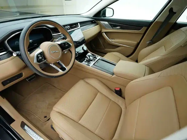 Jaguar XFL — Фото автомобиля 10