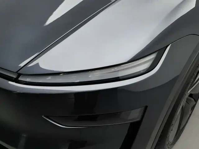 Tesla Model Y — Фото автомобиля 7