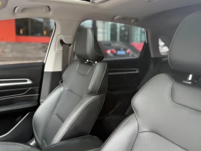 Geely Emgrand — Фото автомобиля 18