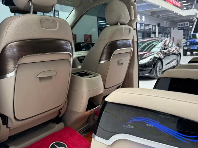 Mercedes-Benz V-Class — Фото автомобиля 11