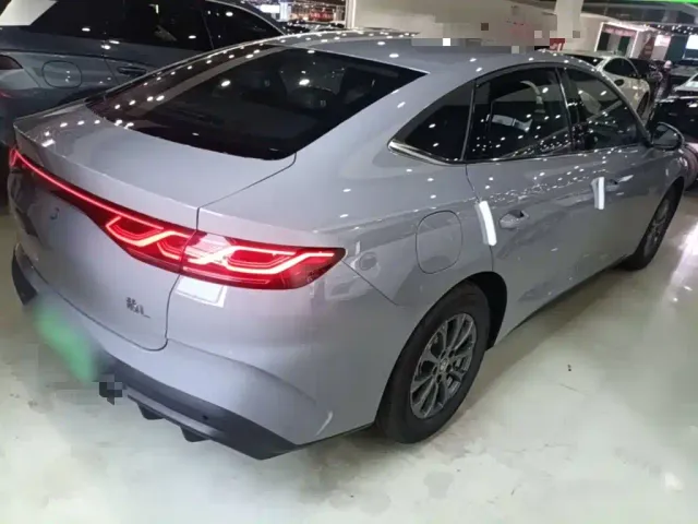 BYD Qin L — Фото автомобиля 6