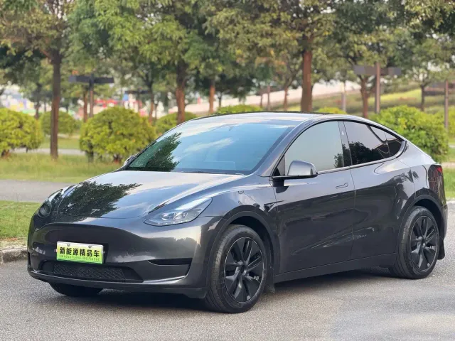 Фотография автомобиля — Tesla Model Y