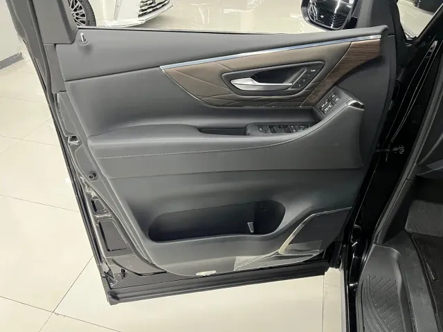 Toyota Vellfire — Фото автомобиля 20