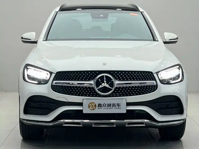 Фотография автомобиля — Mercedes-Benz GLC-Class