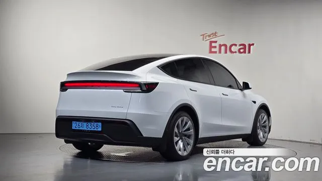 Фотография автомобиля — Tesla Model Y