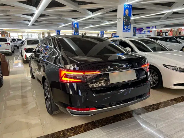 Skoda Superb — Фото автомобиля 6