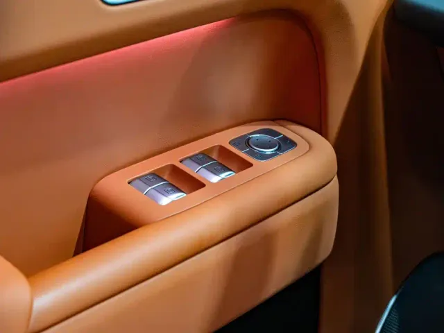 Li Auto L9 — Фото автомобиля 22