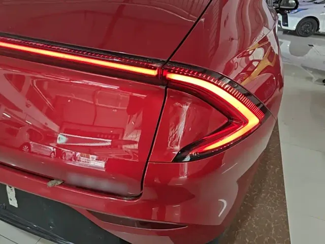 Wuling Starlight — Фото автомобиля 7