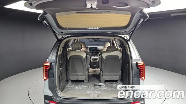 Kia Carnival Generation 4 — Фото автомобиля 20
