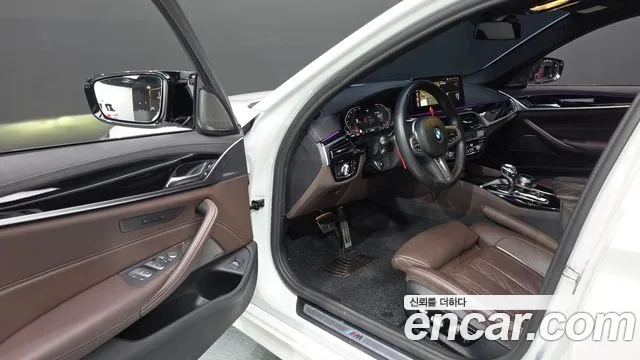 BMW 5 Series G30 — Фото автомобиля 15