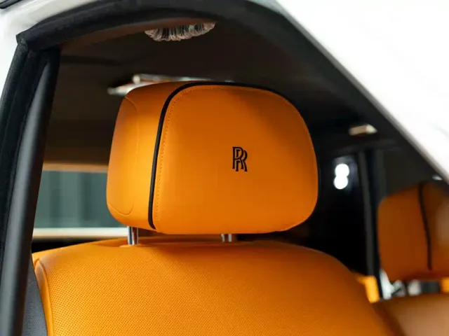 Rolls-Royce Phantom — Фото автомобиля 17