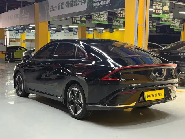 Wuling Starlight — Фото автомобиля 7