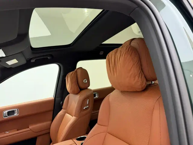 Li Auto L8 — Фото автомобиля 27