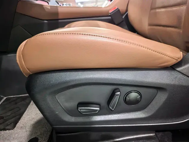 Ford Explorer — Фото автомобиля 15