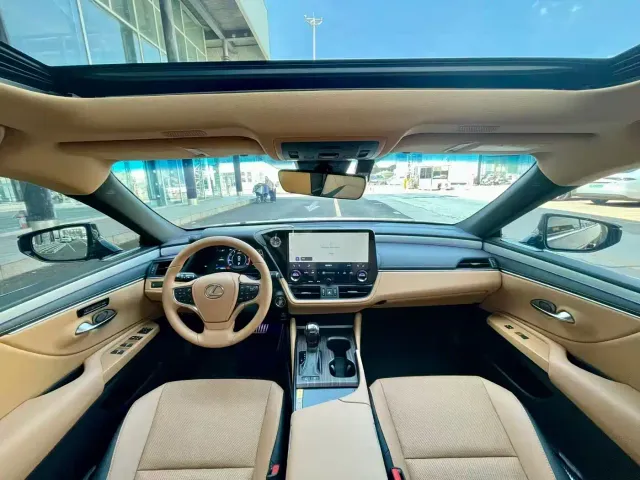 Lexus ES — Фото автомобиля 5