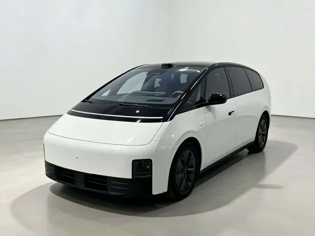 Фотография автомобиля — Li Auto MEGA
