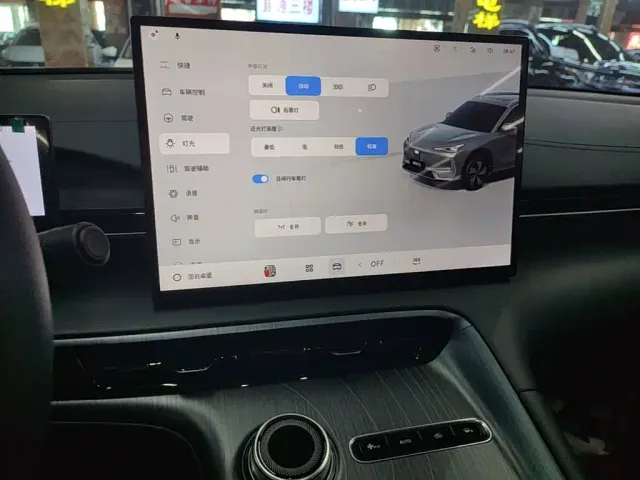 Geely Galaxy E5 — Фото автомобиля 12