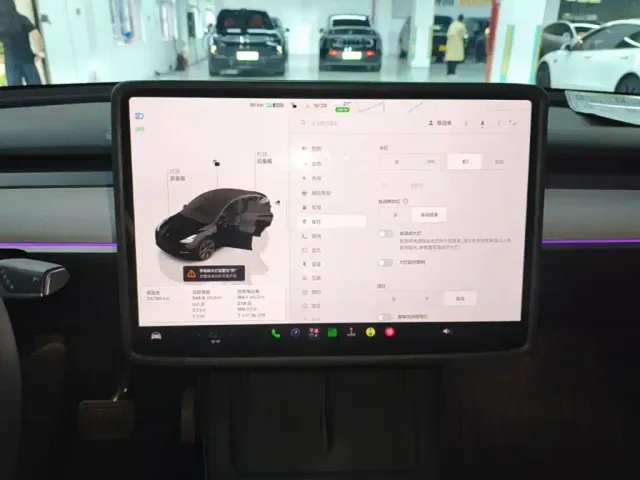 Tesla Model Y — Фото автомобиля 12