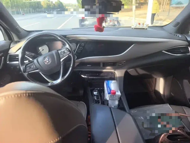 Buick Enclave — Фото автомобиля 5