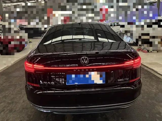 Volkswagen Passat — Фото автомобиля 9