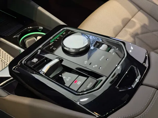 BMW 5 Series — Фото автомобиля 12