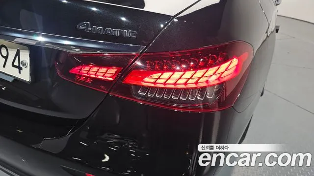 Mercedes-Benz E-Class — Фото автомобиля 19