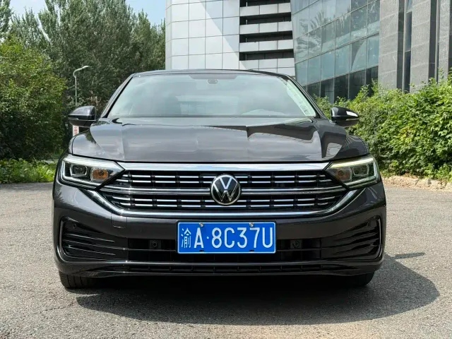 Volkswagen Sagitar — Фото автомобиля 2