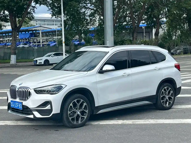 Фотография автомобиля — BMW X1