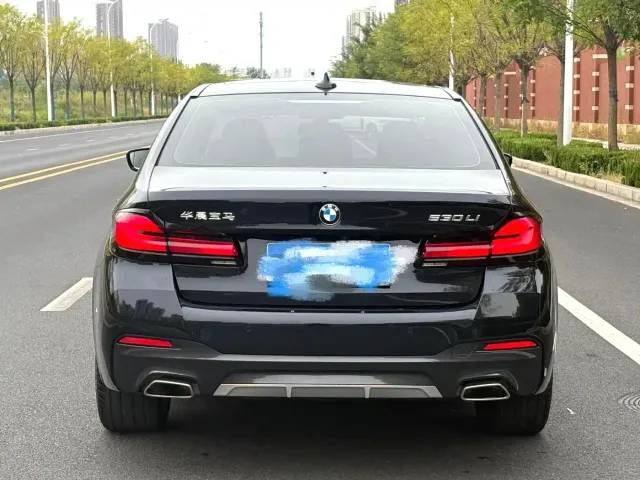 BMW 5 Series — Фото автомобиля 7