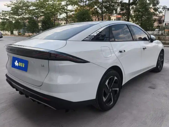 Geely Galaxy L6 — Фото автомобиля 3