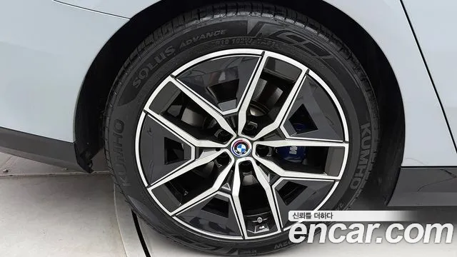 BMW 5 Series G60 — Фото автомобиля 19