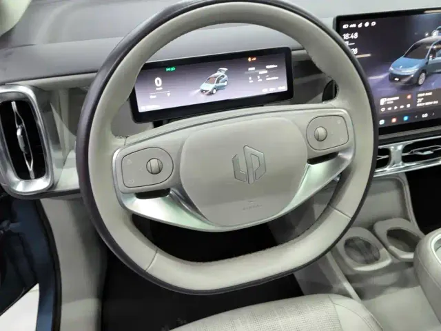 Leapmotor B10 — Фото автомобиля 15
