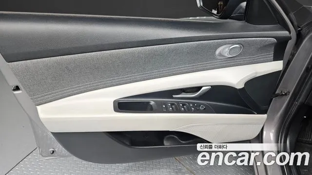 Hyundai AVANTE — Фото автомобиля 24