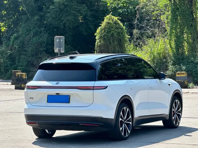 Nio ES8 — Фото автомобиля 11