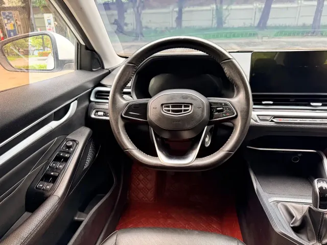 Geely Emgrand — Фото автомобиля 11
