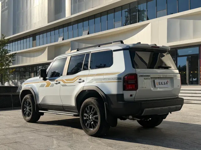 Toyota Prado — Фото автомобиля 7