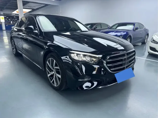 Mercedes-Benz E-Class — Фото автомобиля 3
