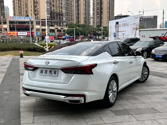 Nissan Teana — Фото автомобиля 5