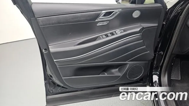 Genesis GV80 — Фото автомобиля 12