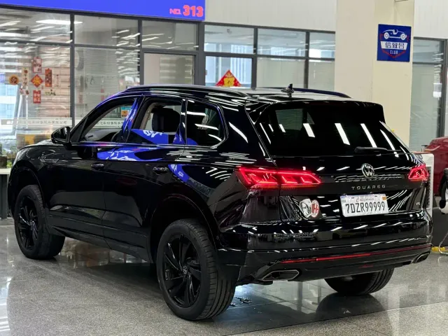 Volkswagen Touareg — Фото автомобиля 17