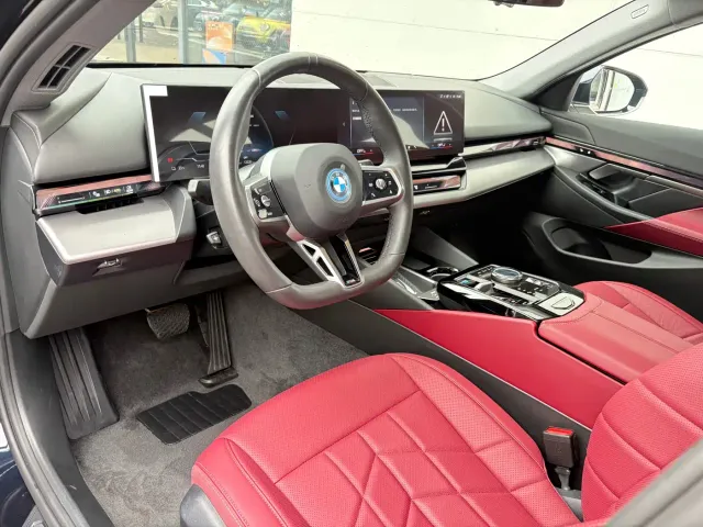 BMW i5 — Фото автомобиля 8