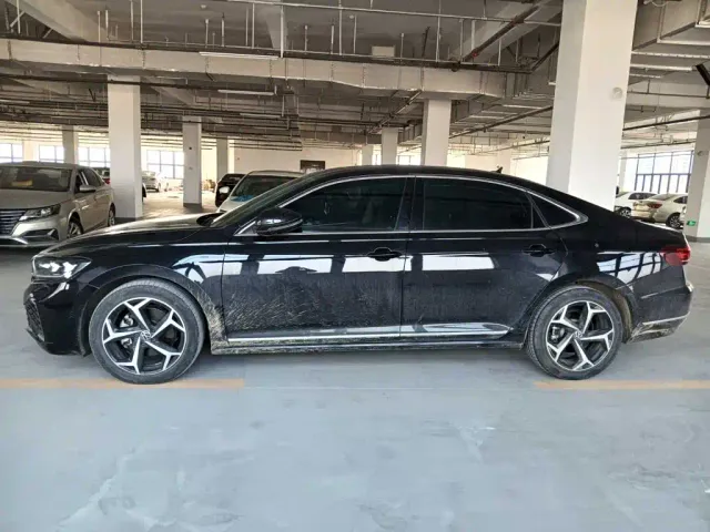 Volkswagen Passat — Фото автомобиля 3