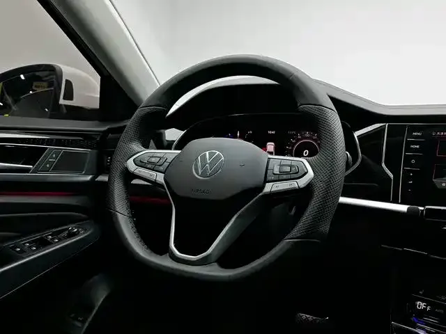 Volkswagen Passat — Фото автомобиля 7