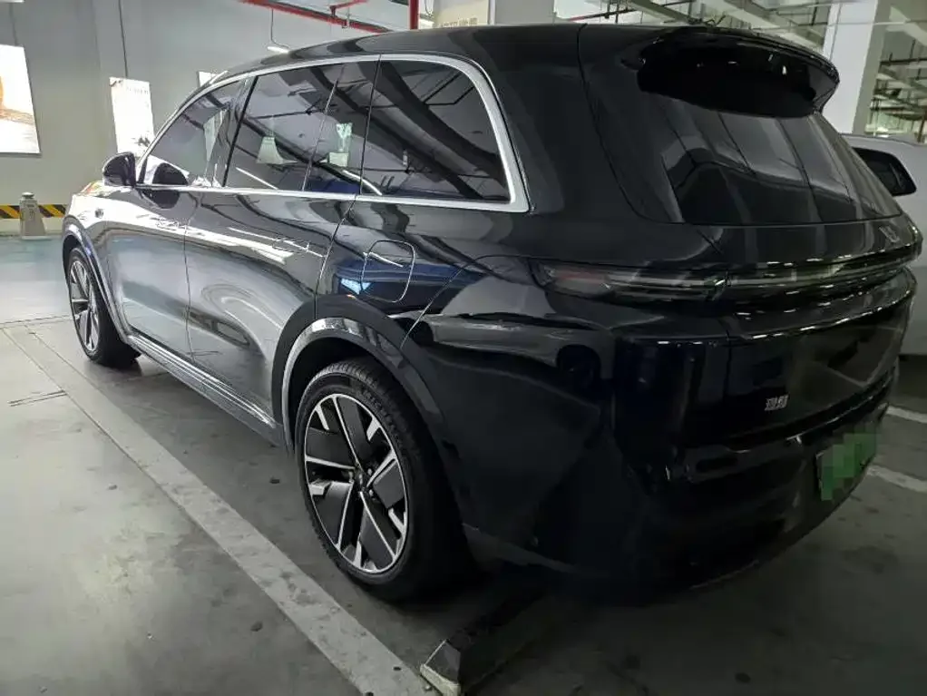 Li Auto Li L8 2025 Max Smart Renewal Edition — Фото автомобиля 3